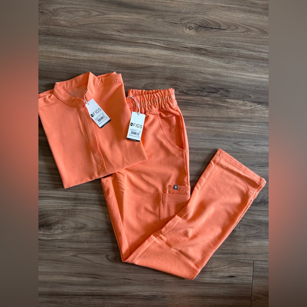 NWT Figs: LIMITED EDITION Papaya Scrub Set